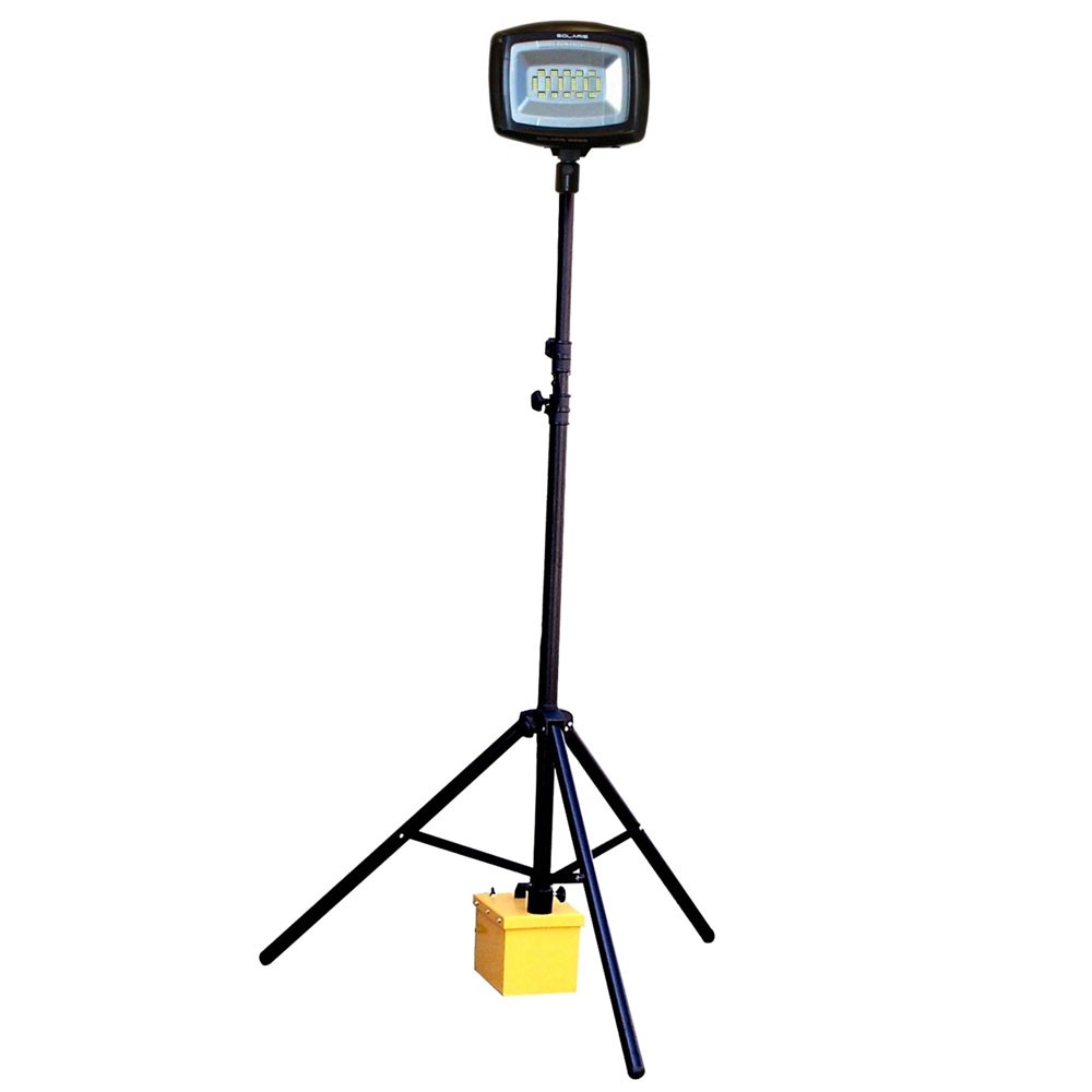 http://www.thefreshairgym.co.uk/wp-content/uploads/2014/11/nightsearcher-megastar-led-portable-rechargeable-floodlight-14k.jpg